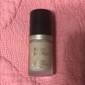 Too Faced Born This Way Foundation - Natural Beige
